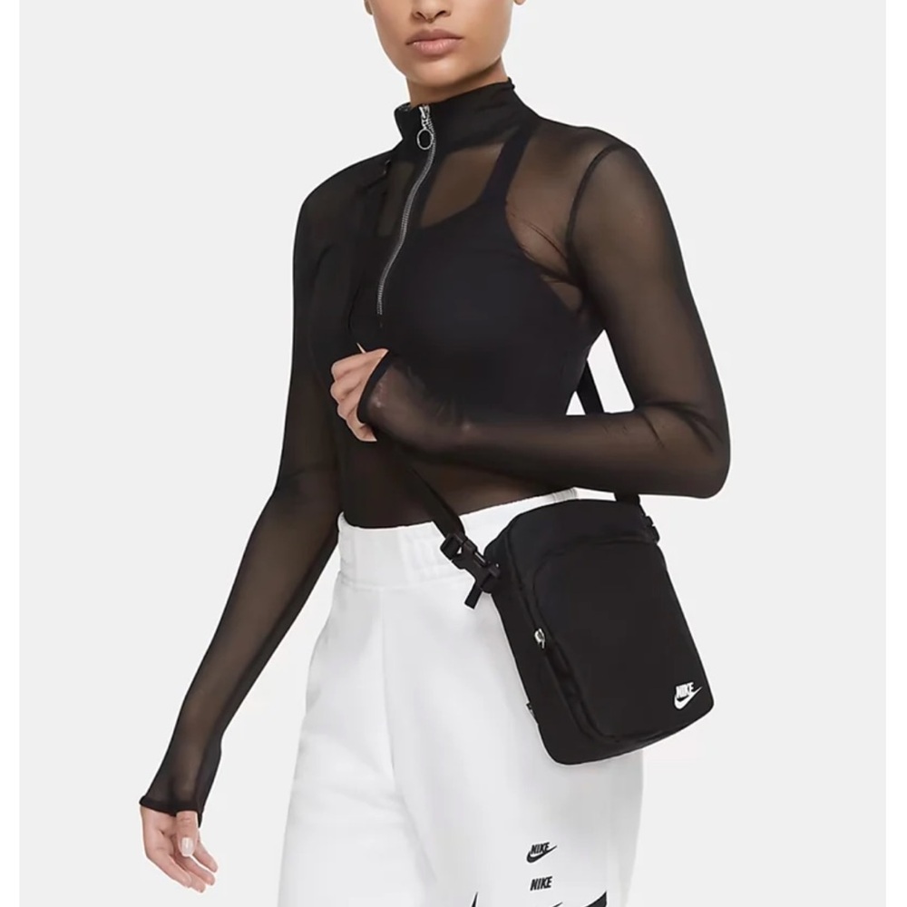 Nike Heritage Crossbody Bag